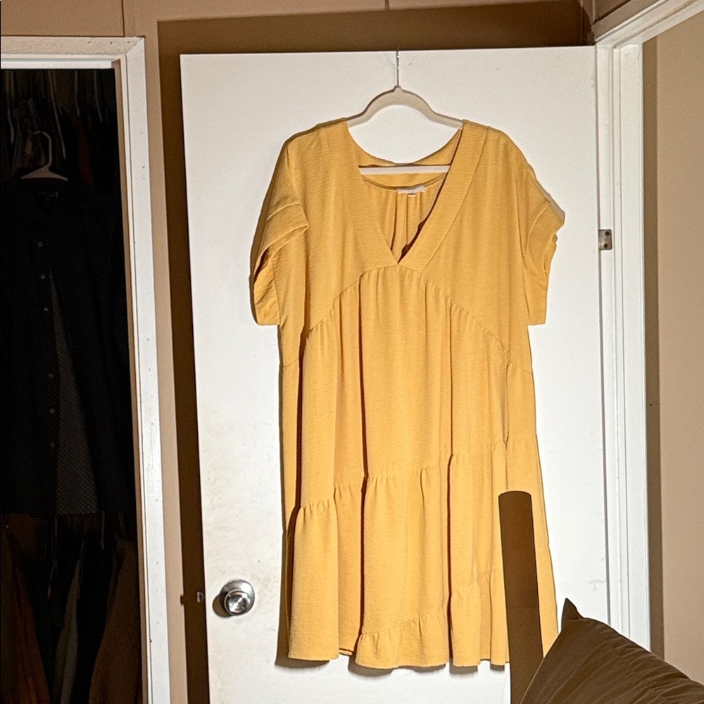 ODDY Yellow V-Neck Tiered Short-Sleeve Tunic